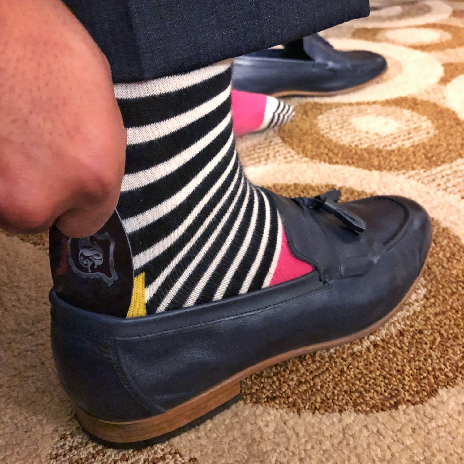 SHOESLYDE - Kicks For Gents