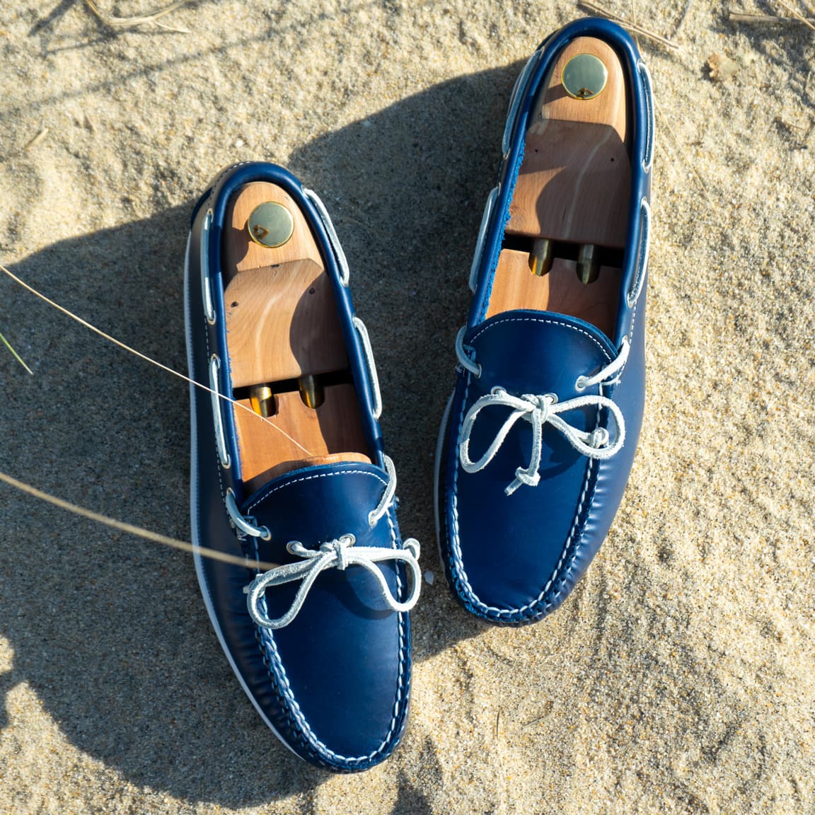 Mocasín Dexter USA - Cuero engrasado azul marino - Suela de barco blanca 